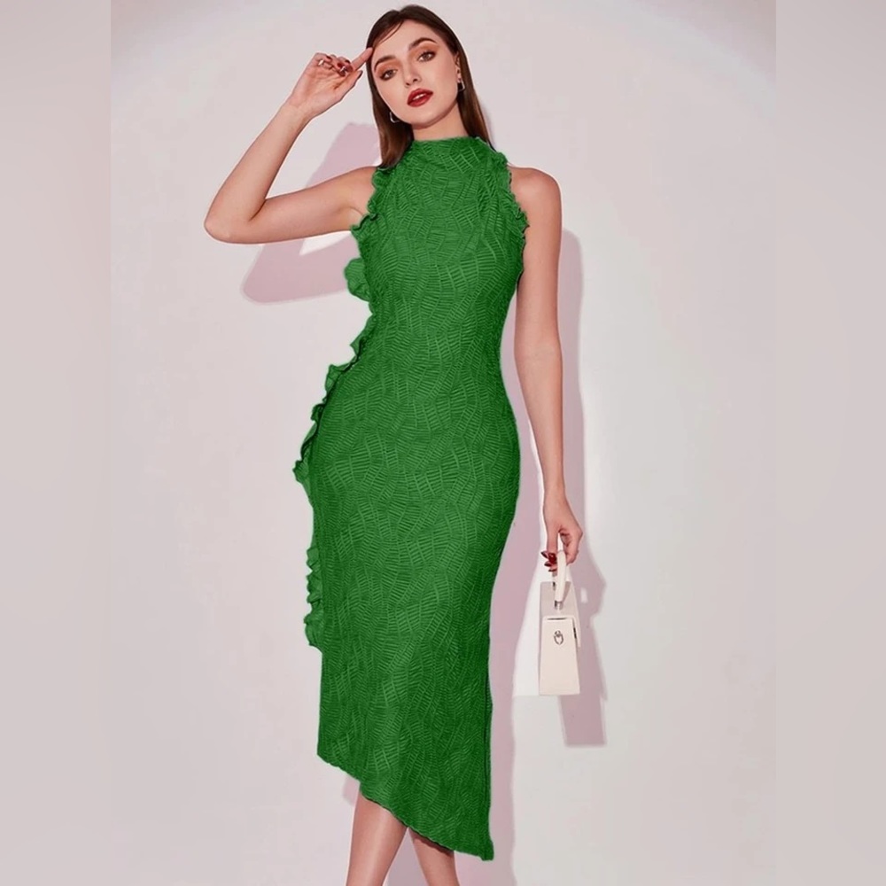 💚 LIKE NEW!!! Lettuce Trim Textured Dress 💚